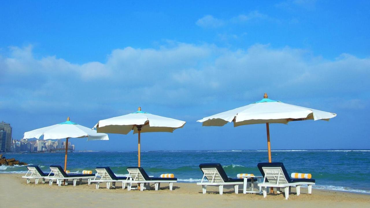 Sea & Garden View At Al-Muntazh Towers - إطلاله علي البحر و حدائق قصر المنتزه Apartamento Alexandria Exterior foto