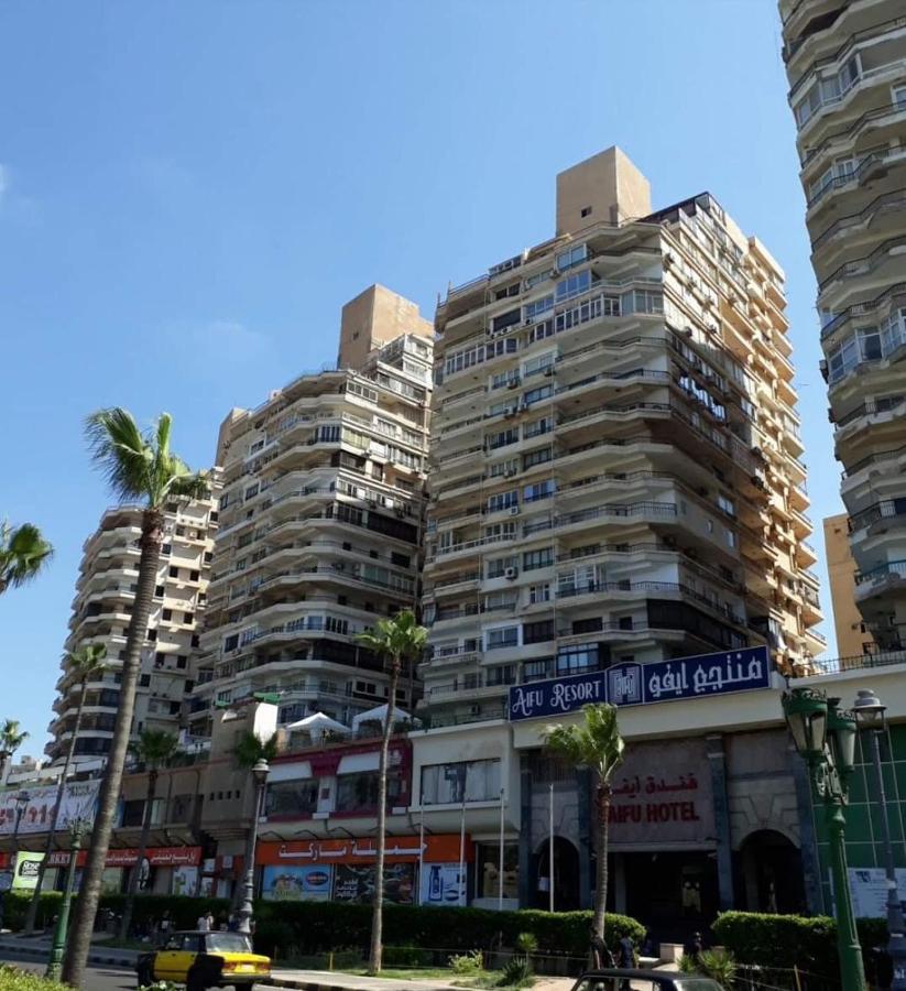 Sea & Garden View At Al-Muntazh Towers - إطلاله علي البحر و حدائق قصر المنتزه Apartamento Alexandria Exterior foto